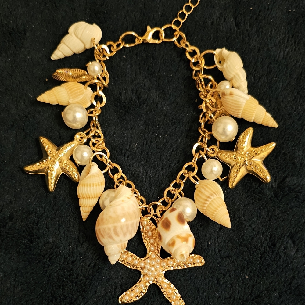 Gold Shell Charm Bracelet